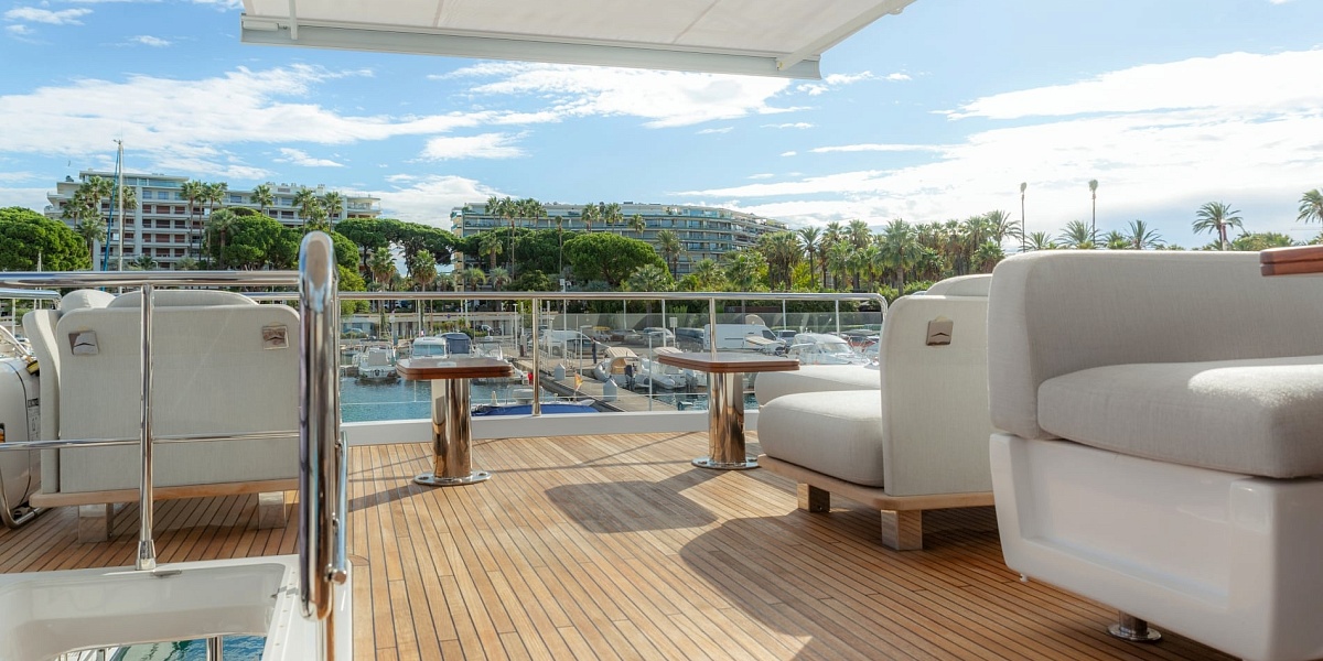 Аренда яхты Azimut 72 Solstice во Франции